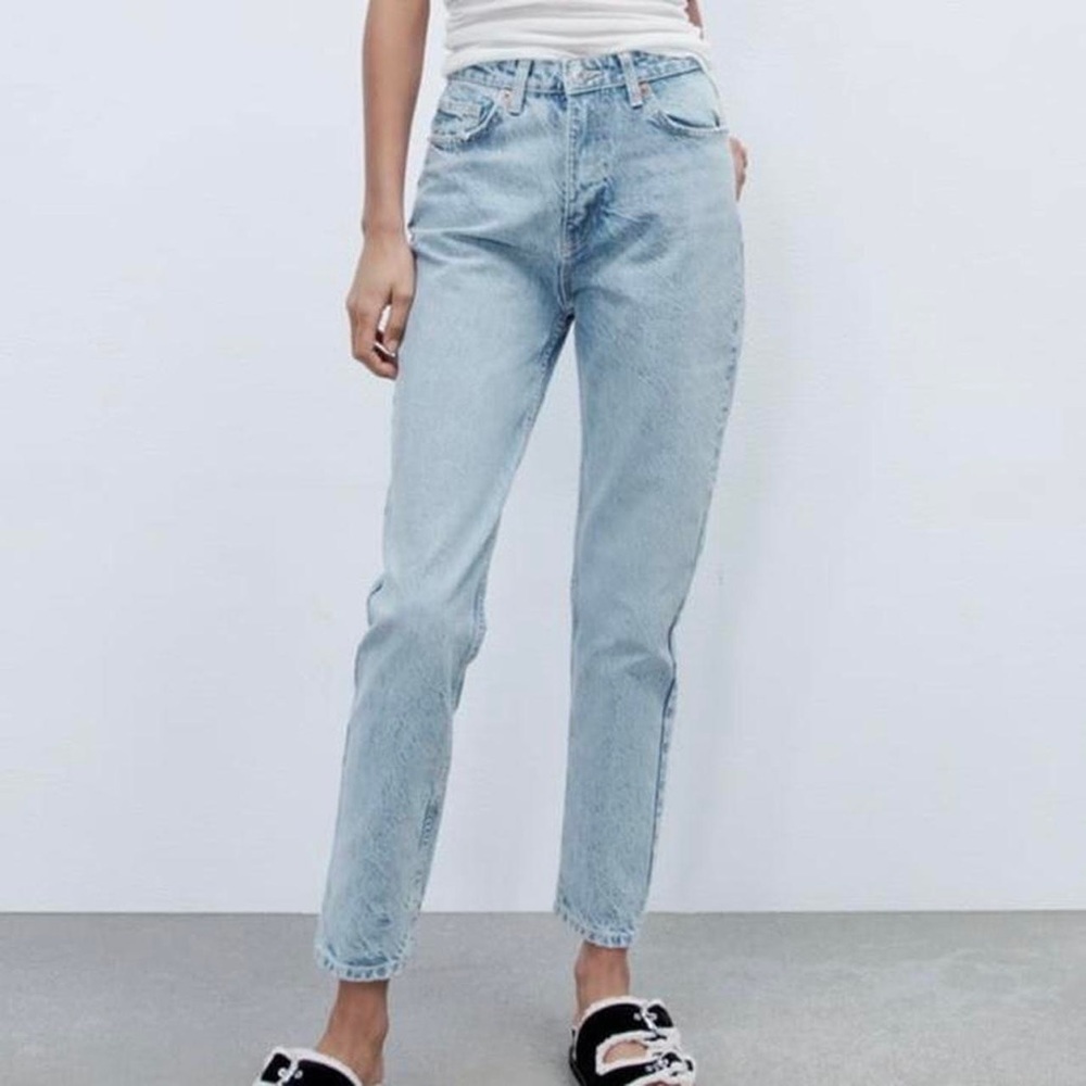 Zara Mom Fit Jeans || Never Worn || Tags still on